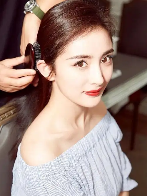 颜值自然也是很高,今天就来分析一下杨幂的鼻子