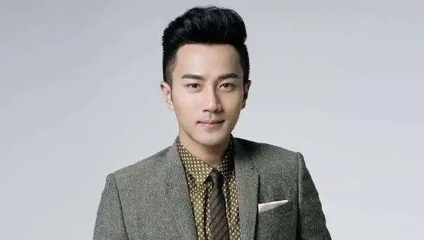 刘恺威离开杨幂后无戏可拍?年过半百依旧没突破,昔日夫妻差距大