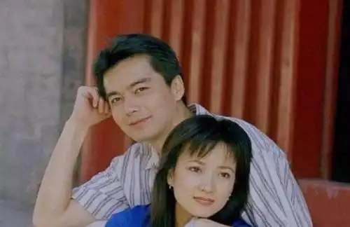 55岁何晴三婚老公曝光,是大家熟悉的他,现今幸福美满_网易订阅