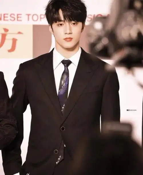 tnt校霸男友真黏人