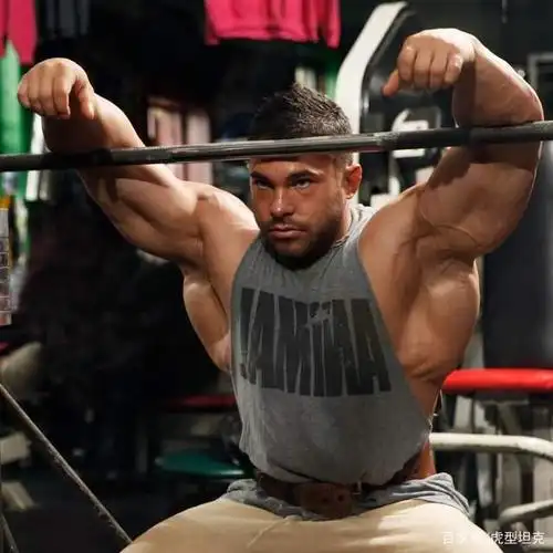 德里克·伦斯福德获得2021年奥林匹亚先生男子健美212磅冠军