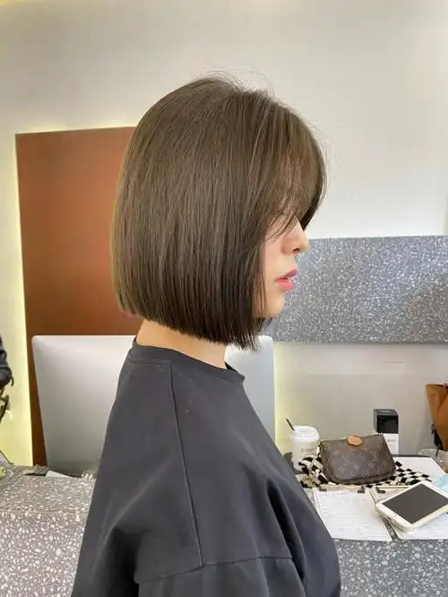 一刀切短发翻车现场显白冷棕色亚麻色