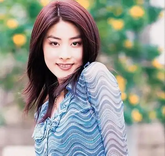 陈慧琳:被誉为香港歌坛天后,嫁相爱16年初恋,中年痛失女儿抱撼