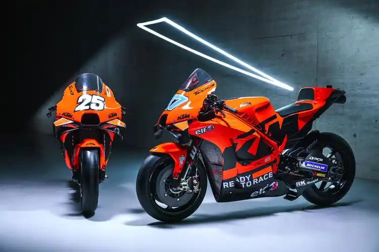 25号赛车手(motogp 2022:ktm motogp tech3 车队的 rc16)