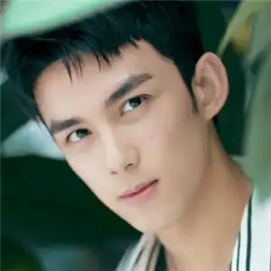 帅哥明星吴磊正面头像清新帅气小鲜肉来了