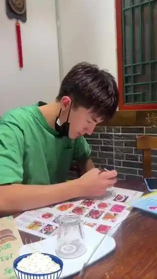 新鲜林亮相,清新帅气林更新浪漫故事林更新与凤行