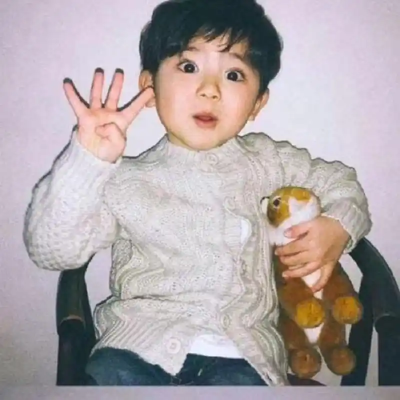 可爱小男孩头像 好喜欢这三个头像 好可爱啊 有知道是谁的吗刘亦菲们