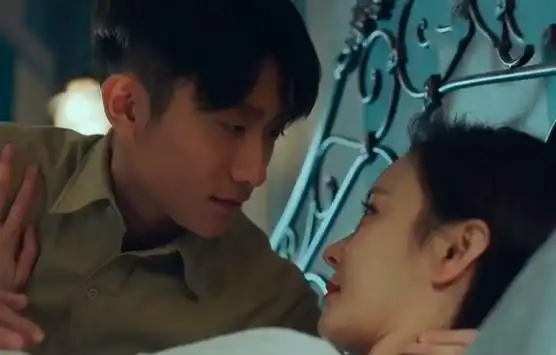 张一山跟女演员拍吻戏,有谁注意他手放的位置?粉丝喊话杨紫快来