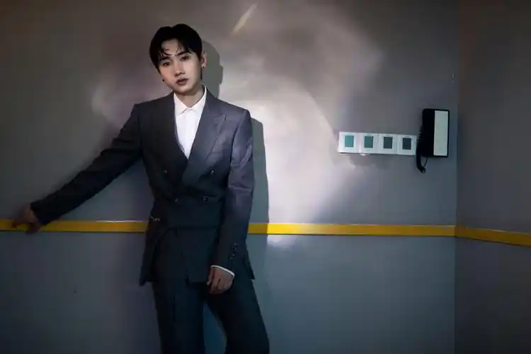 分享一组汪苏泷图片给大家,图中的明星图片壁纸会点缀你的电脑桌面