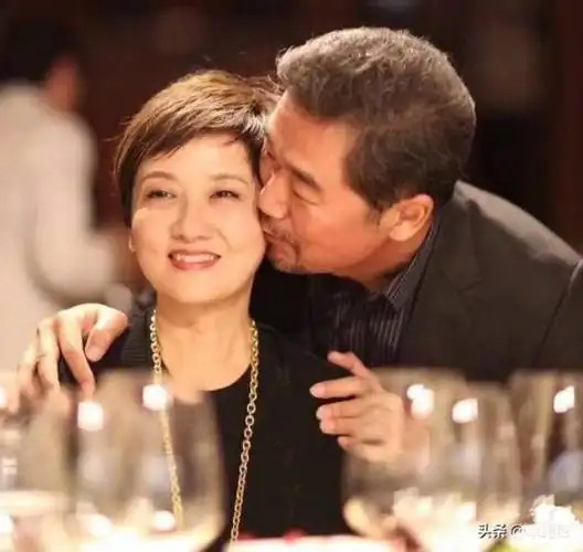 张默和谁结婚了为儿子张默单身至今张默结婚生子了吗