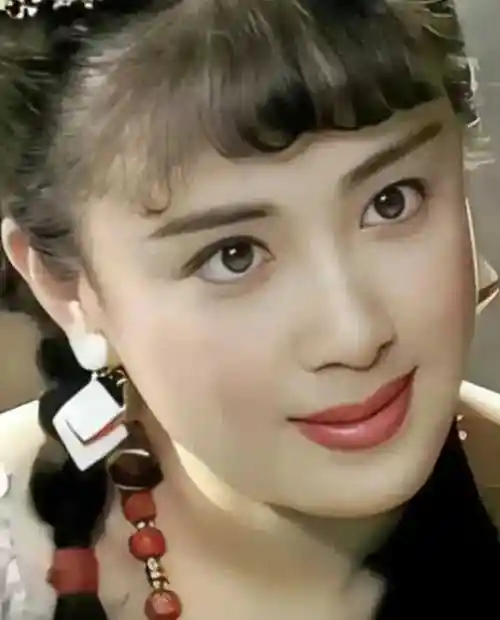 美女之星傅艺伟:星光璀璨的美丽之星