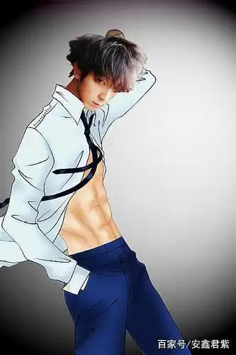 还记得我的女孩男二李准基吗如今36岁瘦到脱相但腹肌迷人