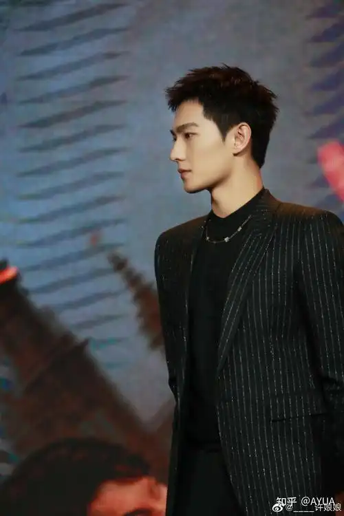 你觉得国内90后男明星中的神级颜值是谁?