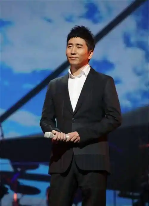 沙宝亮拍戏路上救人,救出后还对其进行安抚,偶像的正能量传递_杂技