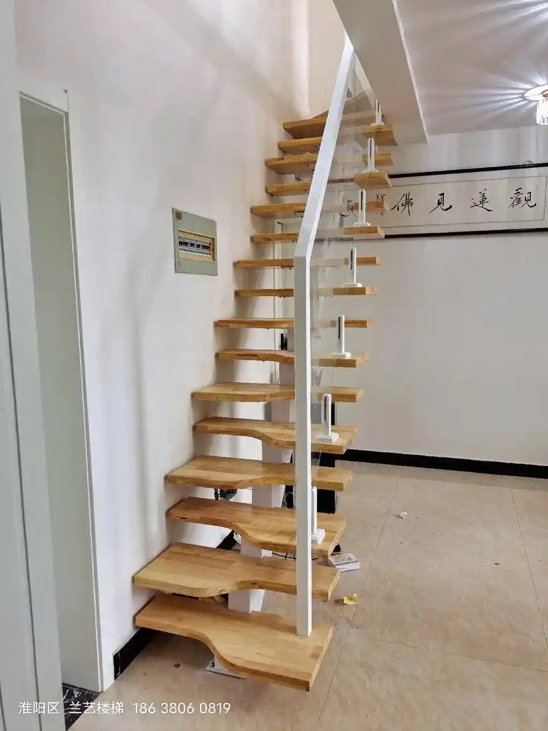 实木楼梯扶手 #农村自建别墅 #楼梯护栏 #复式楼梯扶手效 - 抖音