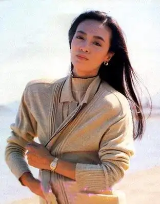 处女座:郑裕玲1990年,郑裕玲与成龙在西班牙拍摄电影《飞鹰计划》时