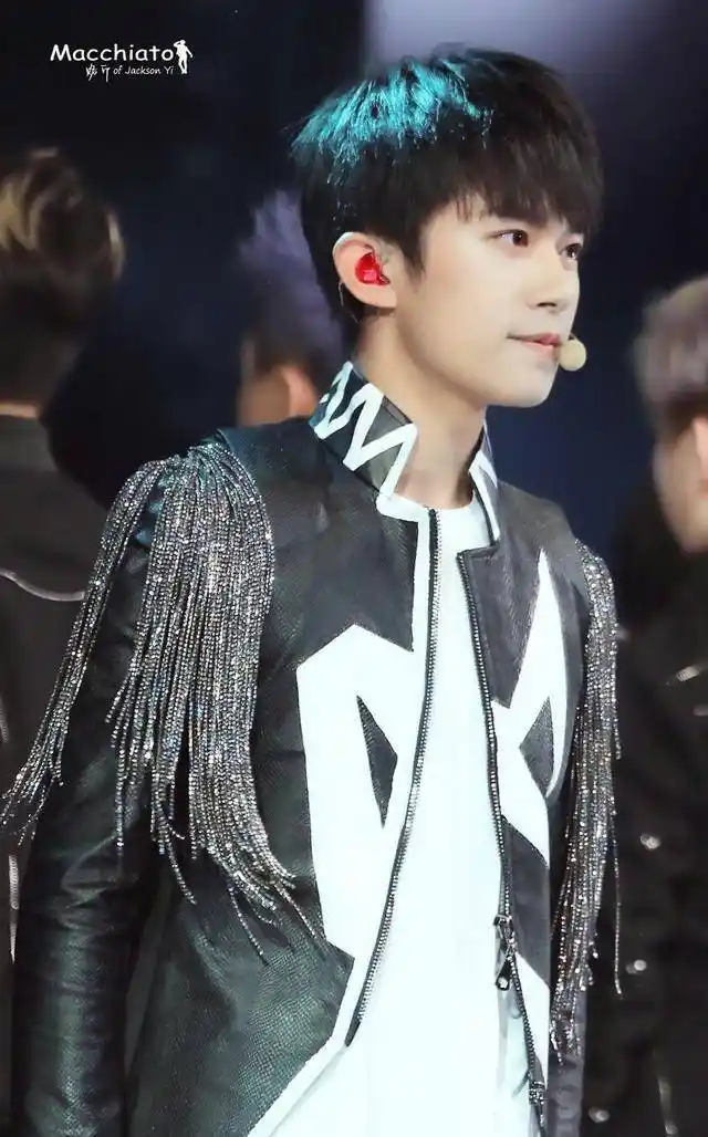 马云3.23亿独宠易烊千玺,粉丝都说他压对宝了!