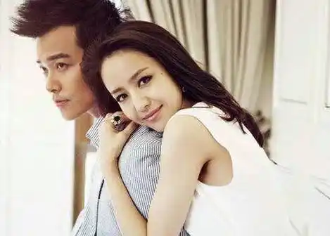 新疆三花:一个比一个惨,第二个被网友驱逐_古力娜扎_迪丽热巴_女孩