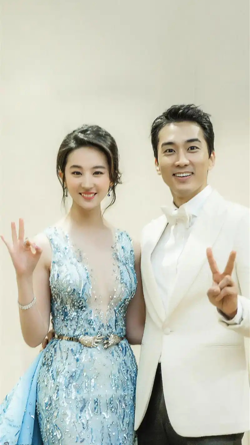 刘亦菲宋承宪甜蜜合影图片手机壁纸下载-明星-手机壁纸下载-美桌网
