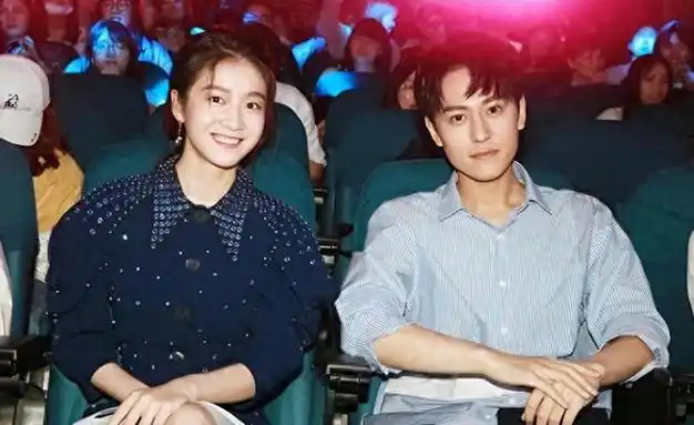 撕领口,叫爸爸,亲密环抱,十指相扣,没分寸的女星,令人作呕|杨幂|杨紫