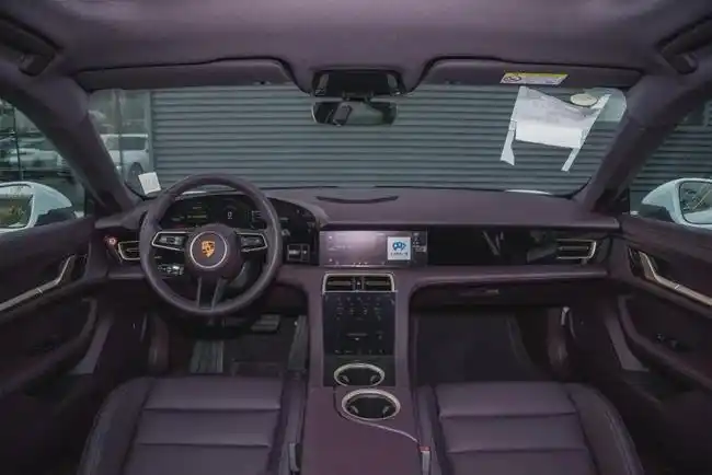 不止手机,汽车也开始追求全面屏!|内饰|中控|全屏化|液晶屏_网易订阅