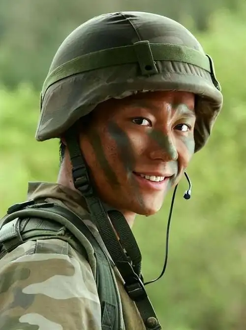 惊人内幕!揭秘李晨人生沉浮,娱乐圈巨星背后少人知道的曲折故事