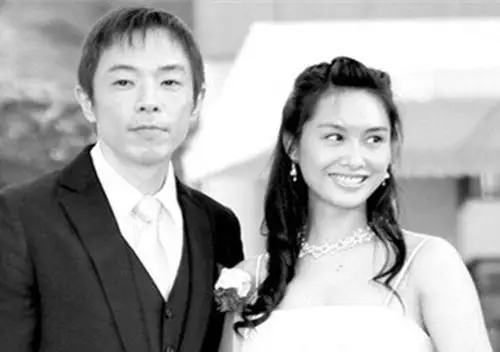 【图】朱茵和黄贯中结婚了吗 两人携手幸福甜蜜生活