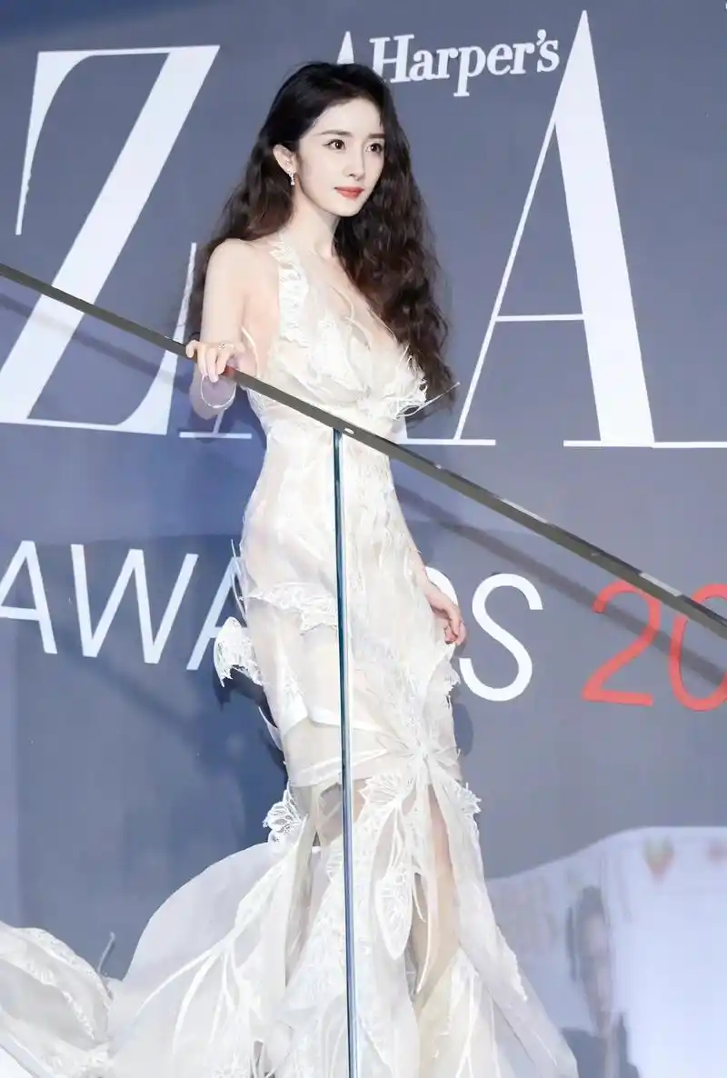 杨幂芭莎蕾丝纱裙造型 #红毯造型 #美出高级感 #杨幂 # - 抖音