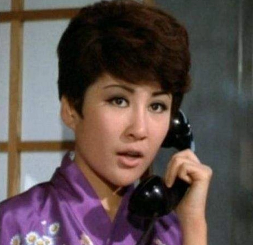 看了丁佩年轻时的照片,终于明白李小龙生前为何那么迷恋她了!