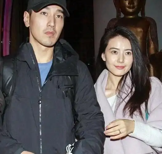 回顾高圆圆我这辈子正确的决定就是在40岁高龄为小丈夫生孩子