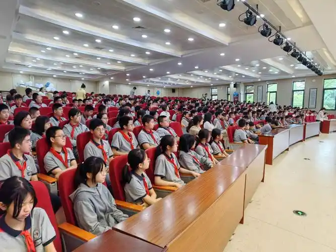 此次暑期法治安全教育课活动的开展,推动了学生养成遵守法律的自觉