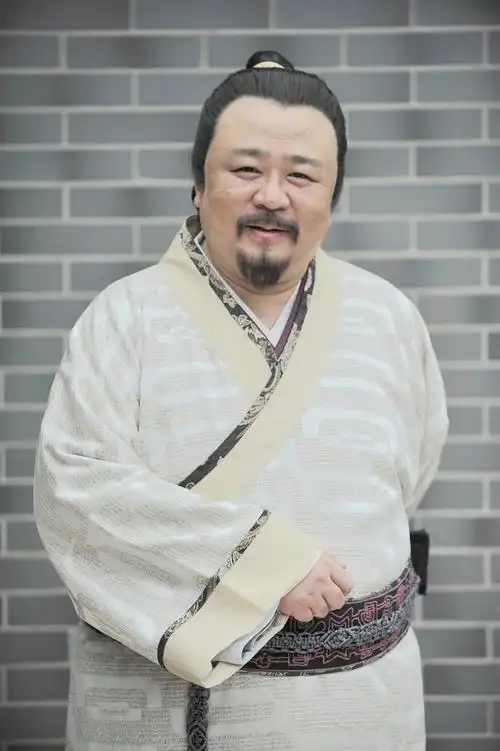 组图:《十五贯》横店热拍 梁冠华甄锡华服美饰_高清图集_新浪网