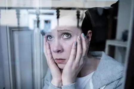 感觉毫无价值和痛苦. 特写镜头. 抑郁和危机概念照片