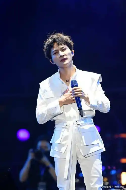 周深工作室涉嫌拖欠费用,网络曝光引发关注!_网友_事件_问题