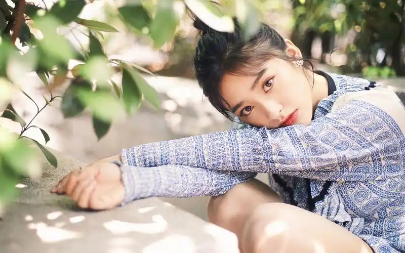 性感美女沈月电脑壁纸图片_沈月桌面壁纸_三千图片网