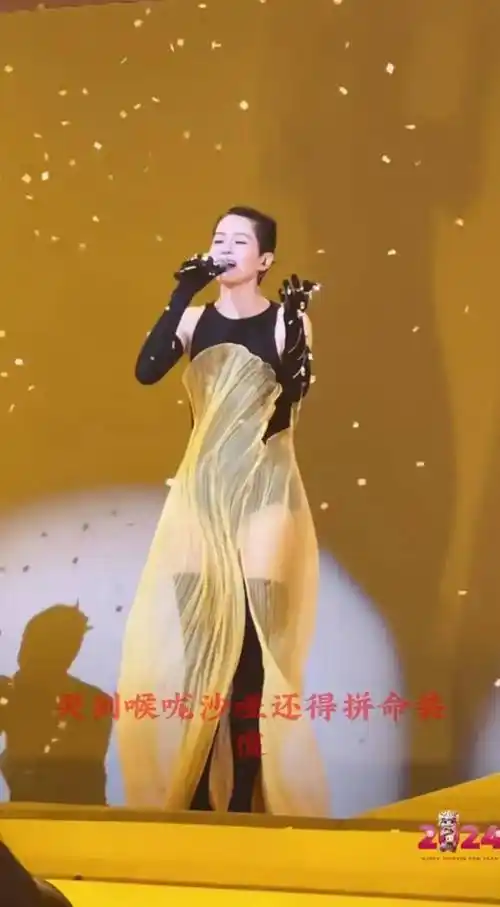 梁咏琪澳门演唱会,外籍老公和女儿神秘现身,画面温馨又幸福