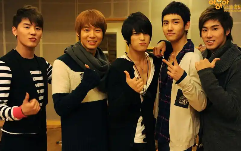 【东方神起,郑允浩,沈昌珉,金在中,朴有天,金俊秀】-高清 live remix