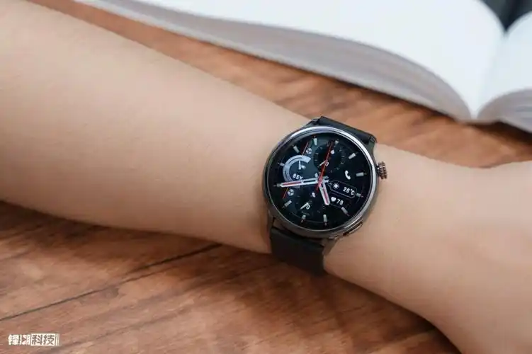 机械美学与现代科技的完美结合,荣耀手表4 pro图赏