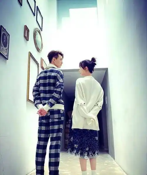 杨紫发微博为李现庆生,晒亲密合照,李现回复亮了_剧中_祝福_祝李