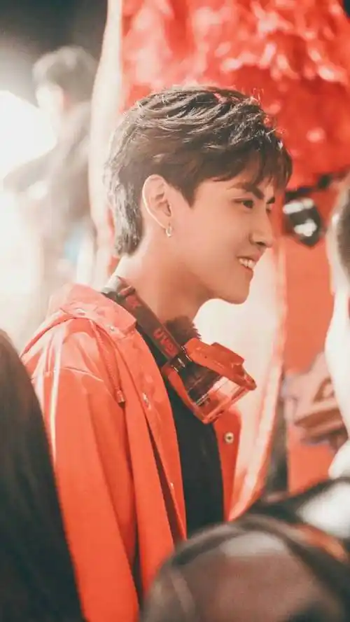 你有哪些吴亦凡的逆天美颜帅照?-剧情奥秘