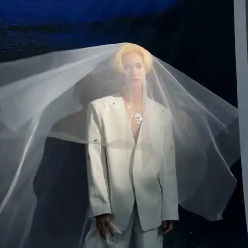 朱正廷金发王子##朱正廷黑白肖像照