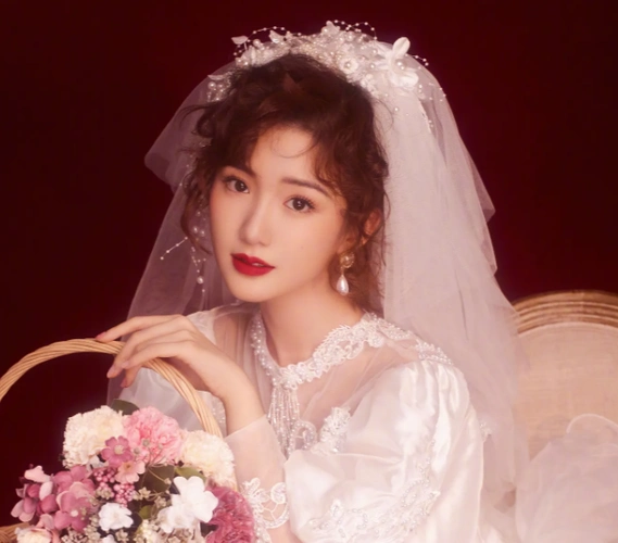 《乔家的儿女》迎收官 毛晓彤晒乔三丽复古婚纱照 好美