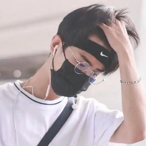 肖战"发带杀":芬迪发带最奢华!xotic发带粉丝直呼,沦陷了