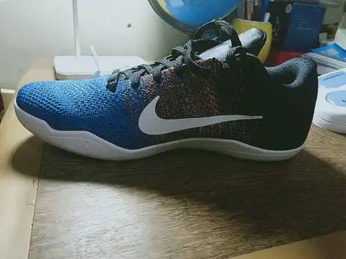 求鉴定科比11黑人月真假