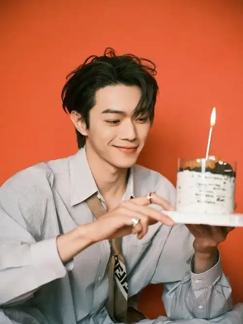 许凯29岁生日照帅气so生日快乐