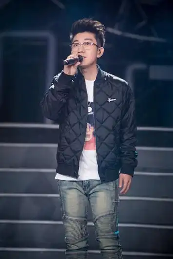 《远走高飞》热度全年不衰 金志文开启万人合唱