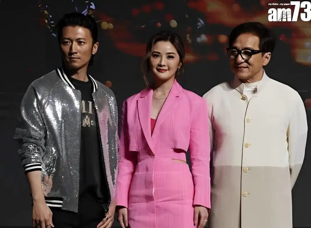 近日,谢霆锋与王菲在机场牵手秀恩爱,霸占了数个热搜.