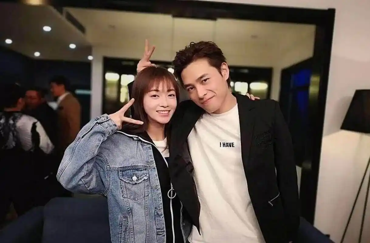 【吴谨言洪尧疑似同居 四年前就曾传出恋爱绯闻 】近日,有娱乐记者放