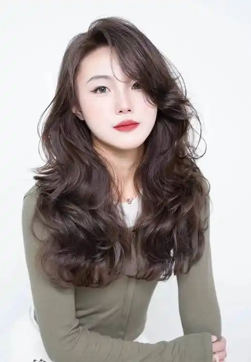 发型不论怎么整,最美还是全头烫,蓬松时尚显气质_脸型_卷发_女性