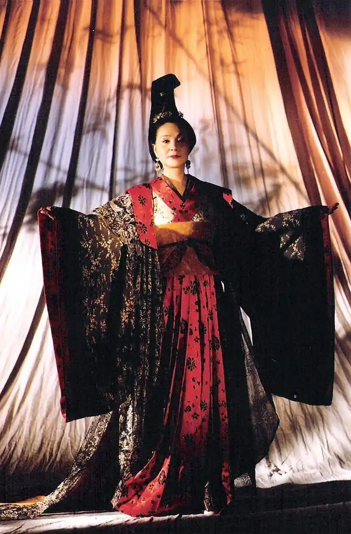 从琼瑶剧里的清纯少女一直演到汉武王朝里的窦太后